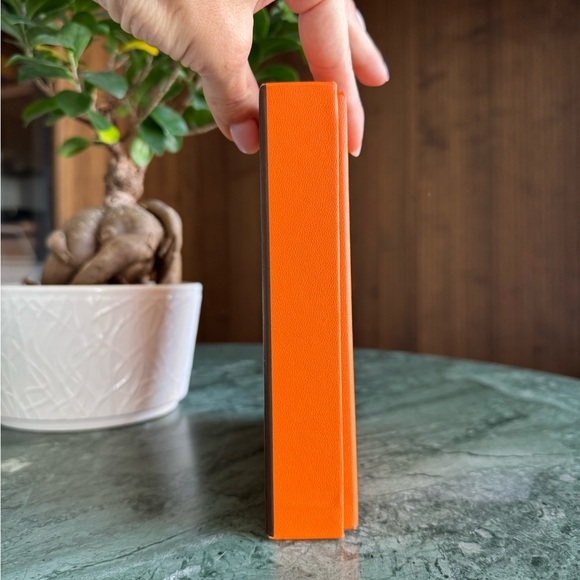 HERMÈS ⭐️ Empty Square Gift Accessories Box 6 3/4” x 6.5” x 1 1/4” - Picture 2 of 4